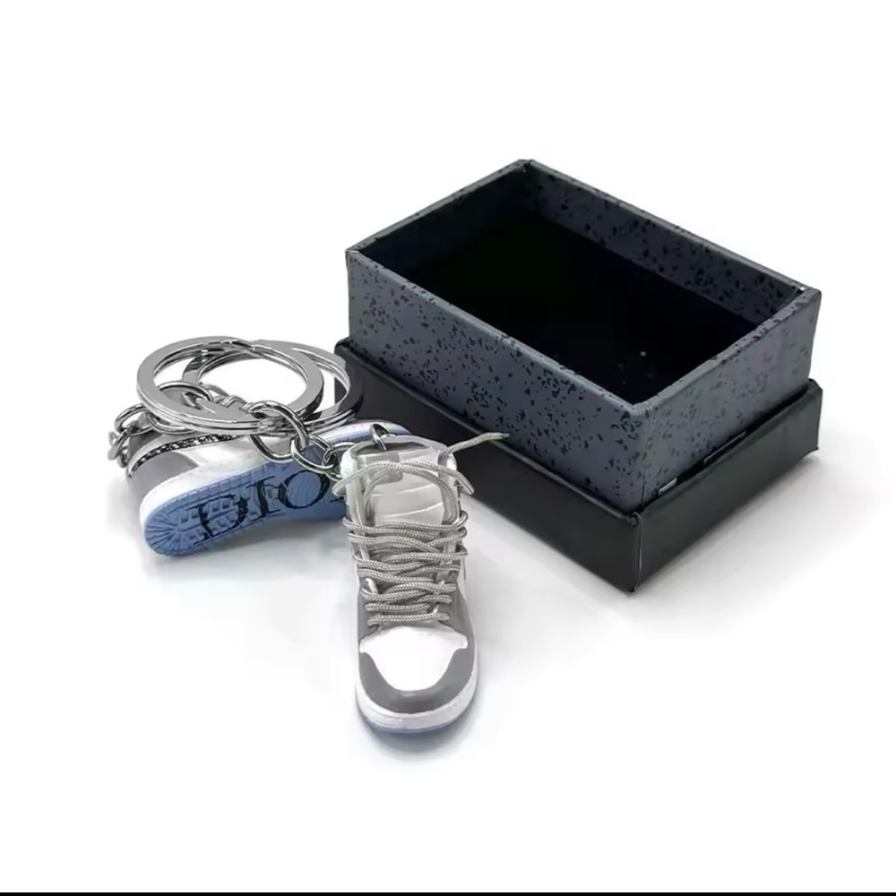 Jordan Mini Keychain & Box - Picture 1 of 4